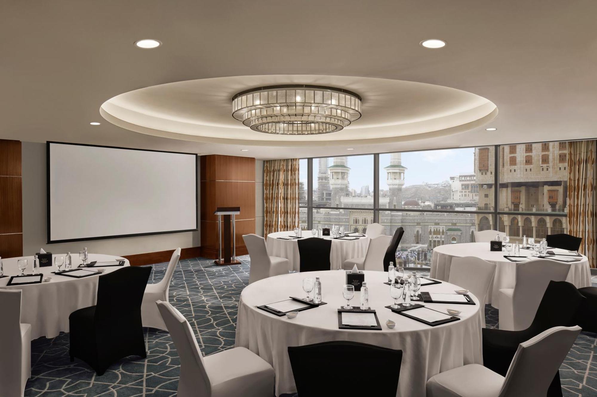 コンラッド メッカ ホテル エクステリア 写真 The Westin London