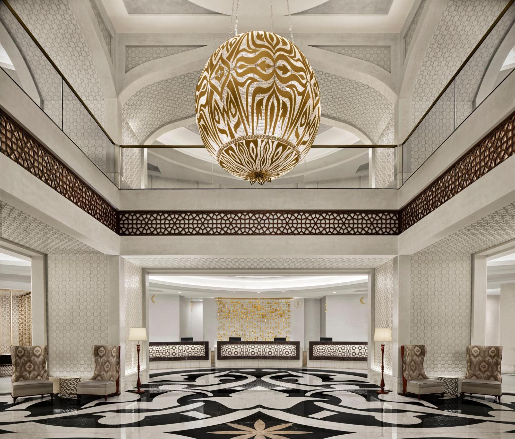 コンラッド メッカ ホテル エクステリア 写真 The lobby of the hotel